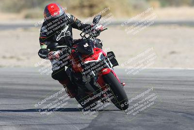 media/Oct-30-2025-Racers Edge (Thu) [[dabbdaf680]]/3-B Group/Session 2 Turn 2/